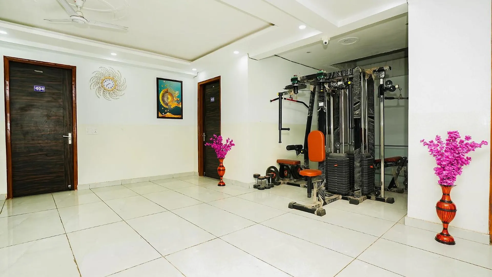 Fabhotel Tanvi Premium 구르가온